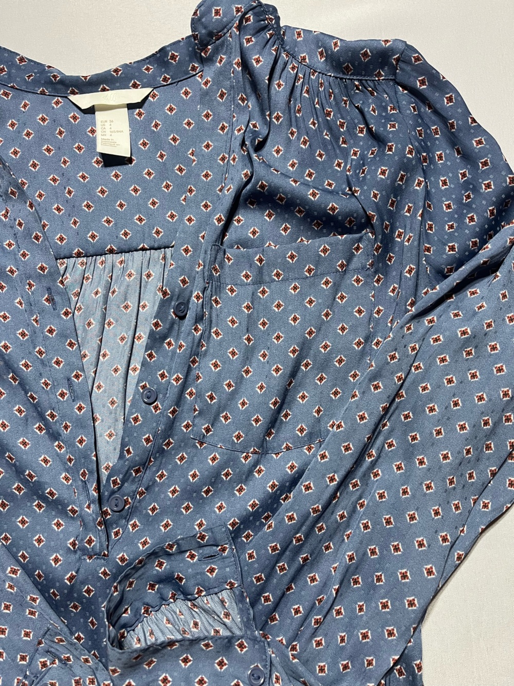 H&M Women’s Size 4 Blue Printed V-Neck Long-Sleeve Silk Blouse
